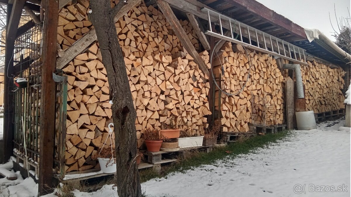 predám SUCHÉ 16 mesačné tvrdé palivové drevo BUK