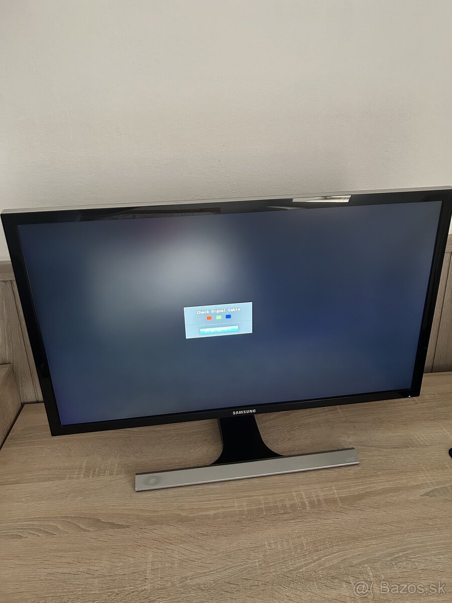 UHD Samsung monitor U28E590D