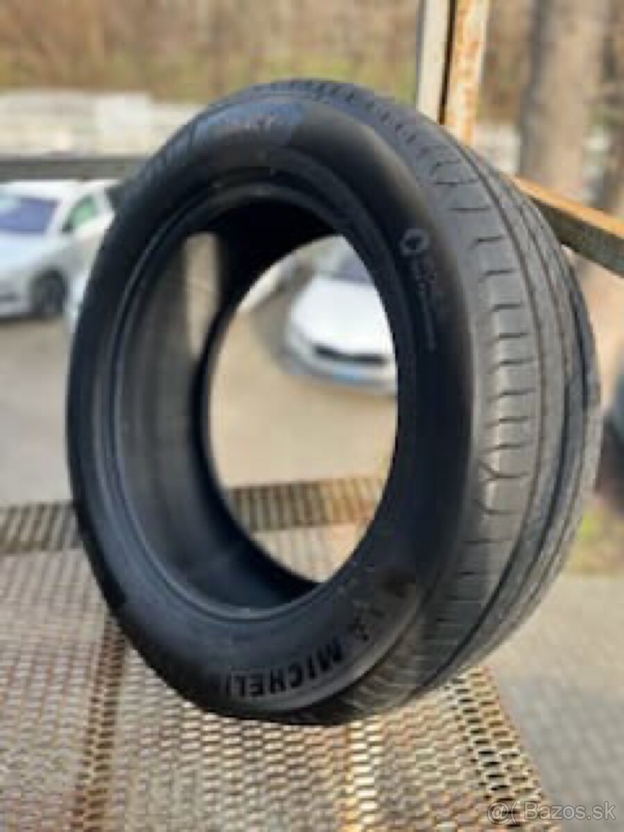 Michelin 215/55 R17