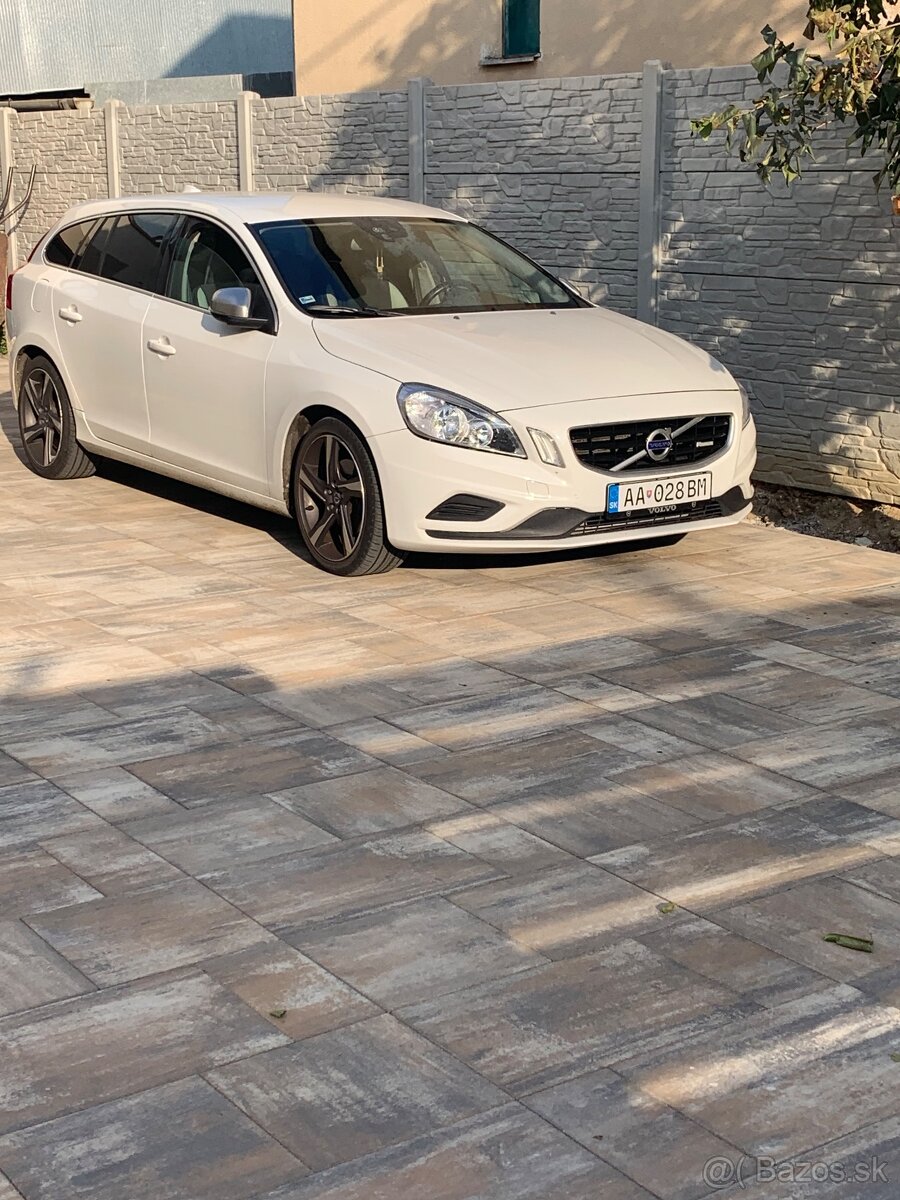 Volvo v60 r-design