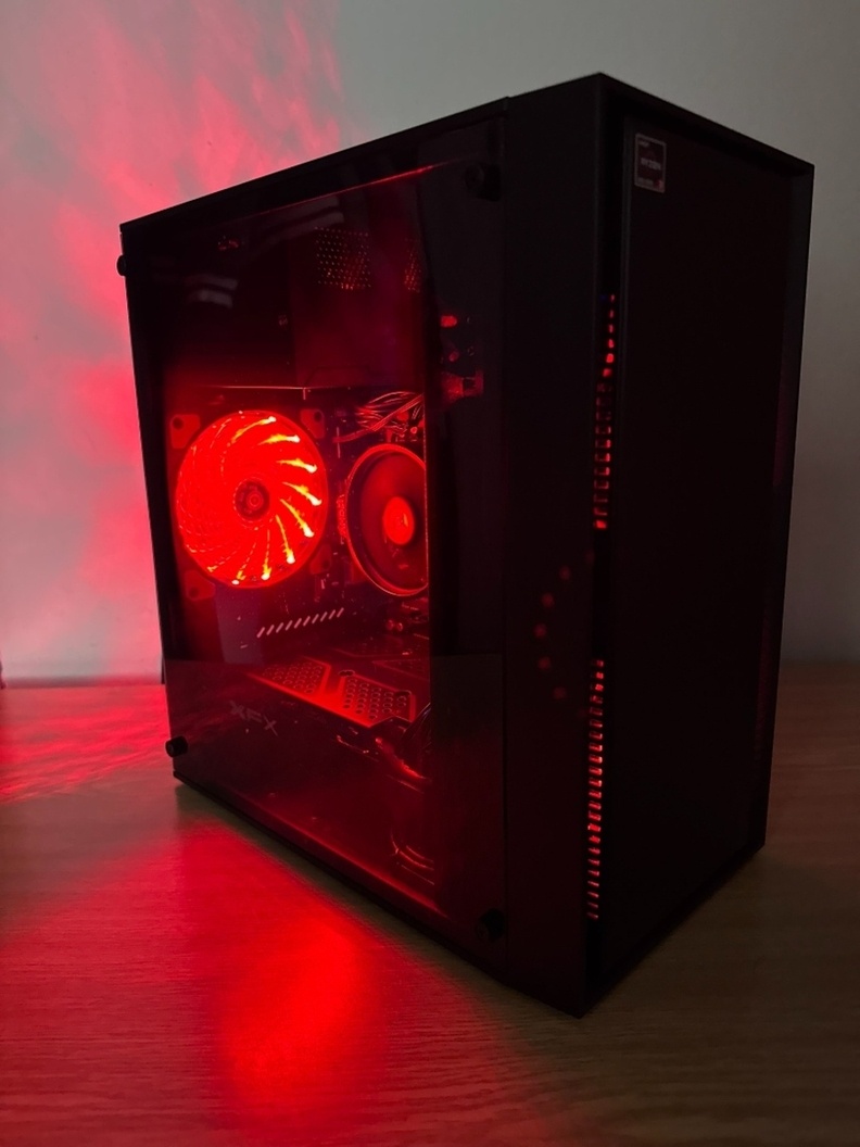 Herný počítač.AMD Ryzen 3 4100 4x3,80GHz.16gb ram.RX 580 8G