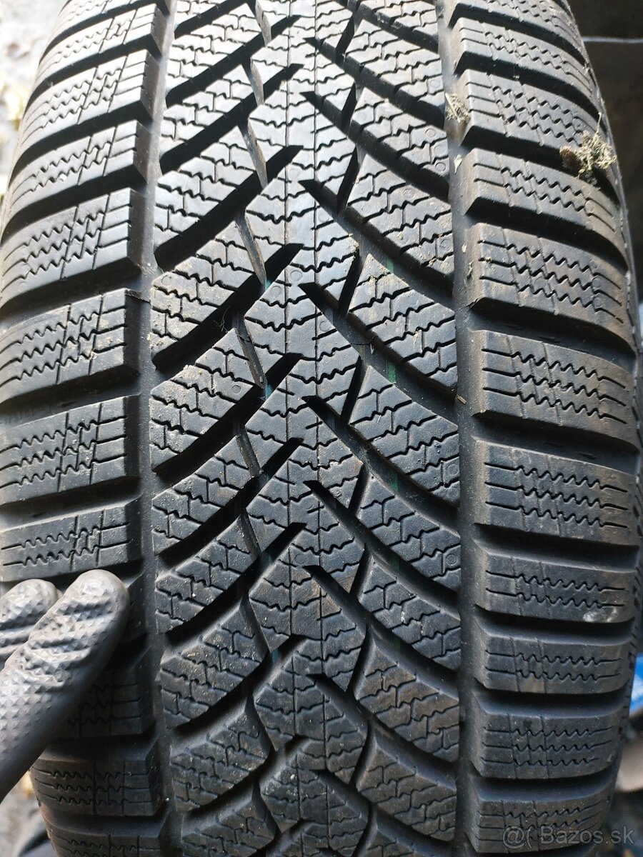 225/55 r16