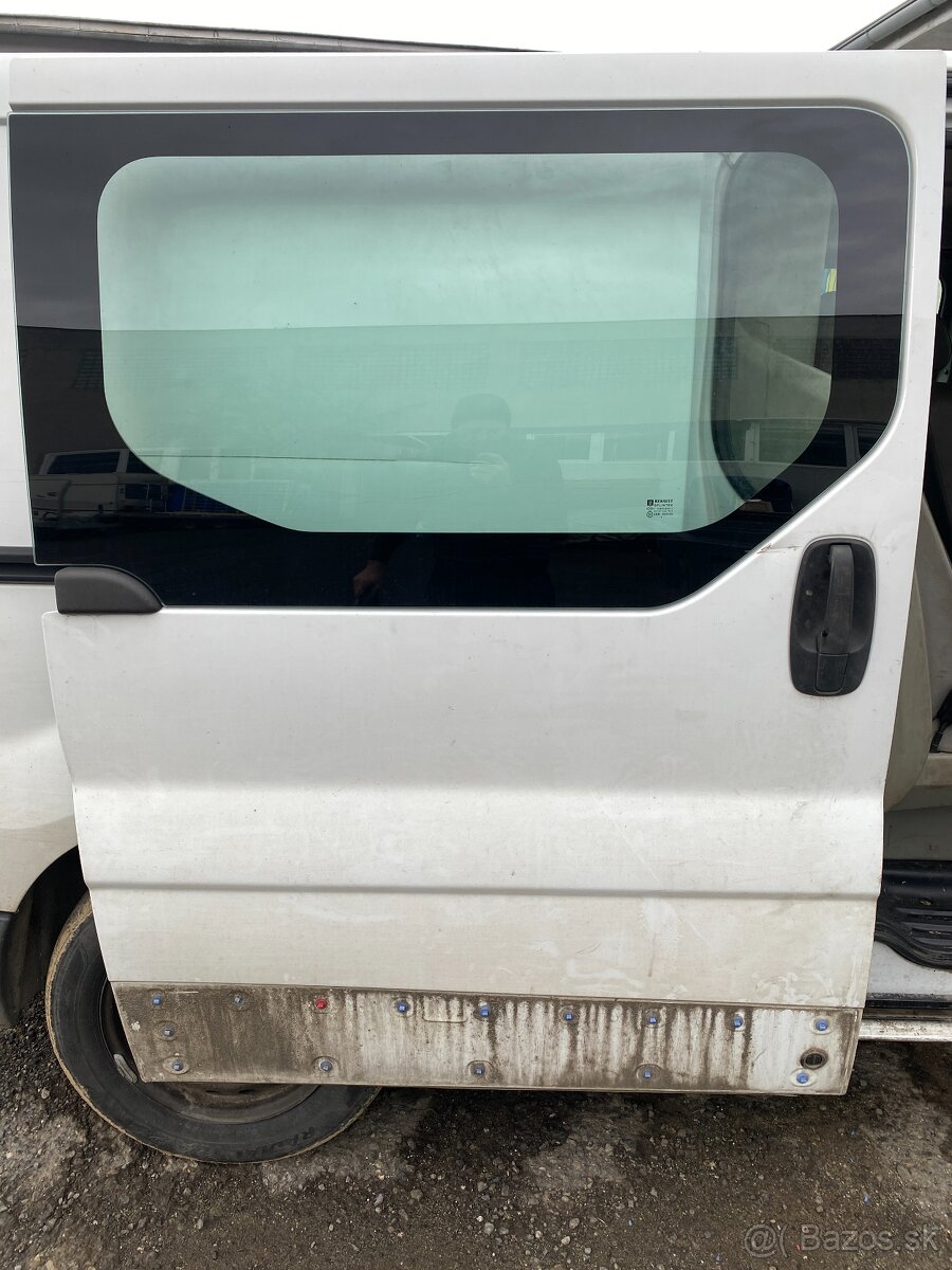 Bocne posuvne dvere prave renault trafic opel vivaro