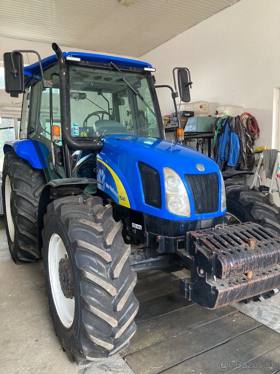 Traktor New Holland TL90A