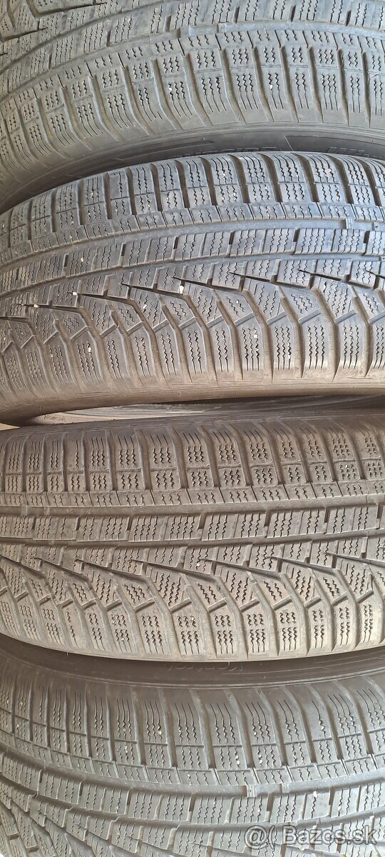 Predám 4ks jazdené zimné 215/60r17-96H Hankook