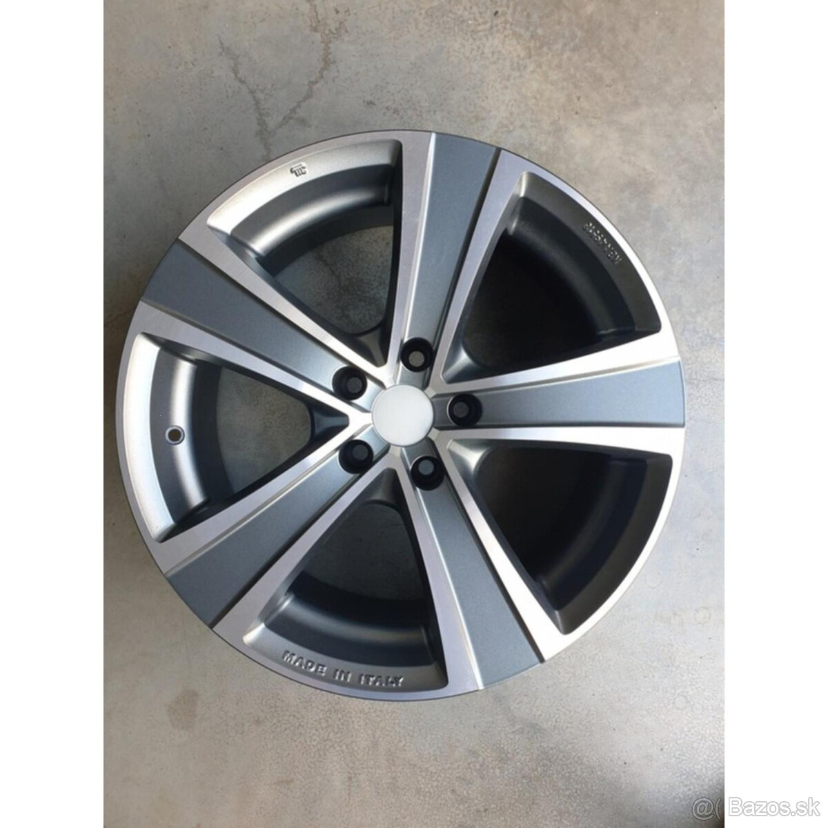 1kus MAK disk 5x120 R19 ET35