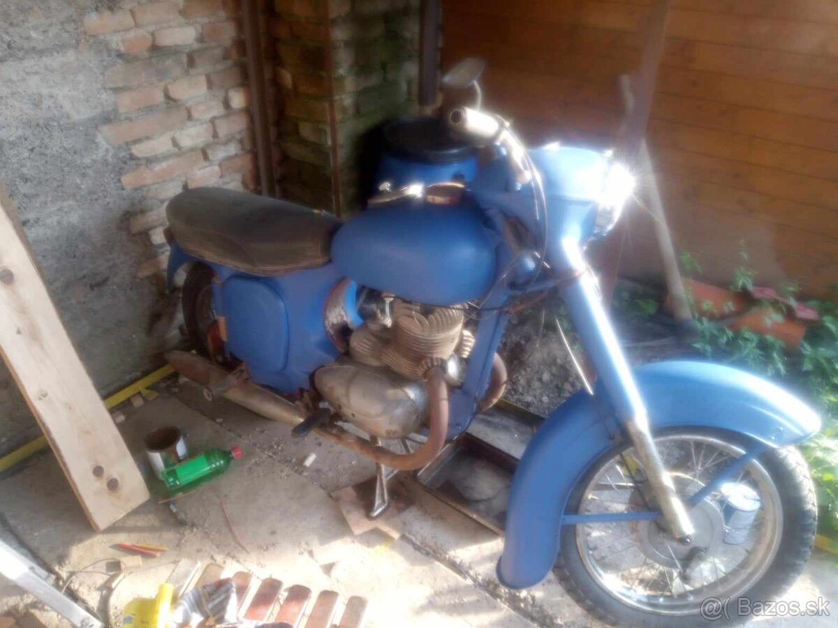 Jawa  250 353