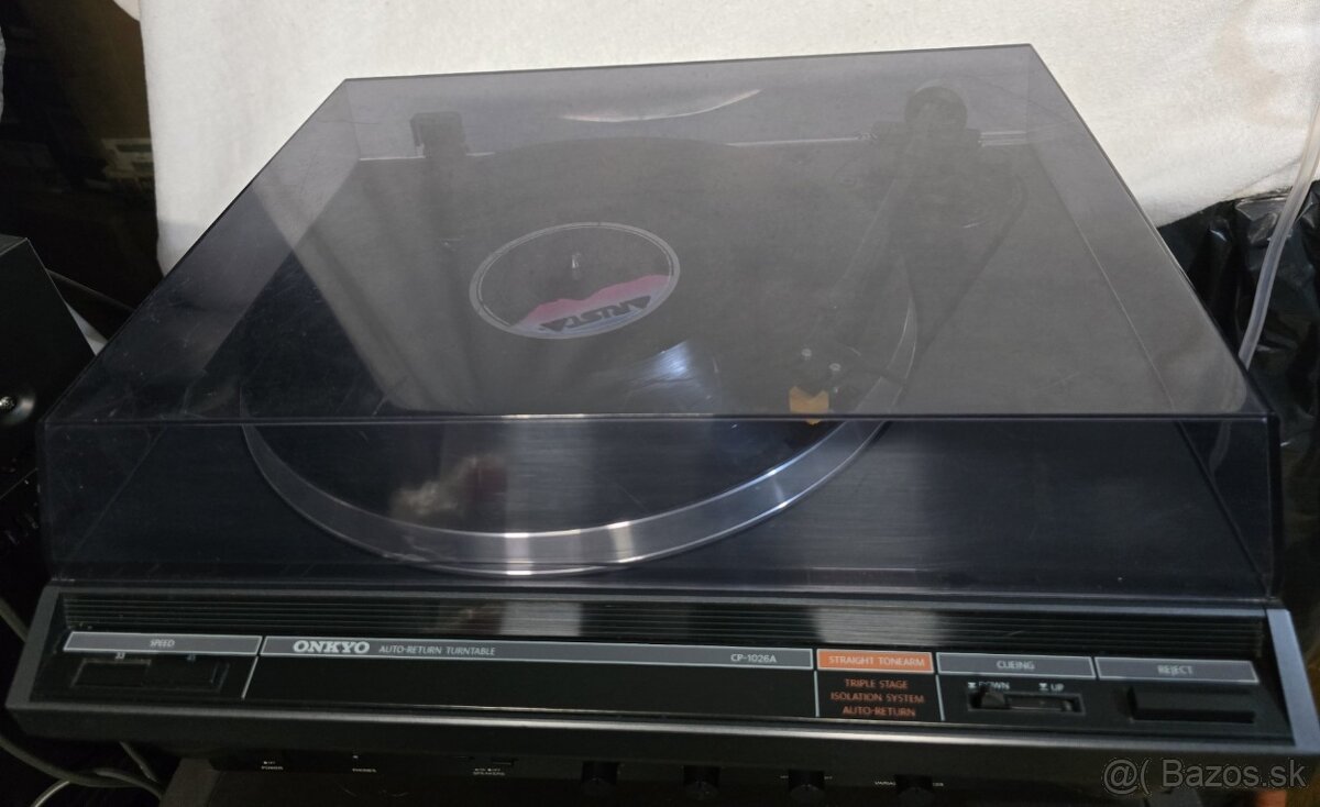 Onkyo CP-1026A gramofón