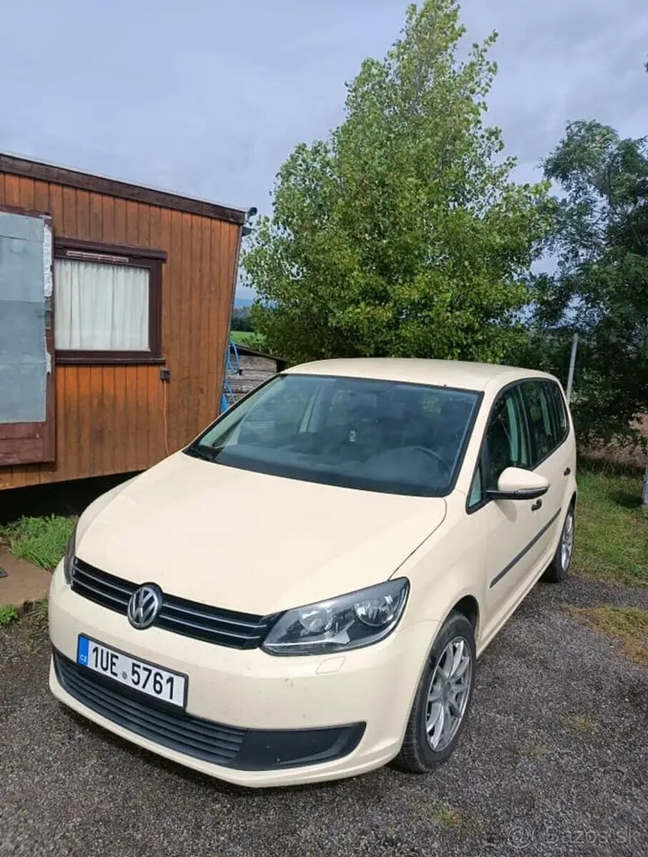 Volkswagen Touran 2.0 TDI 7 míst DSG r.v. 2014