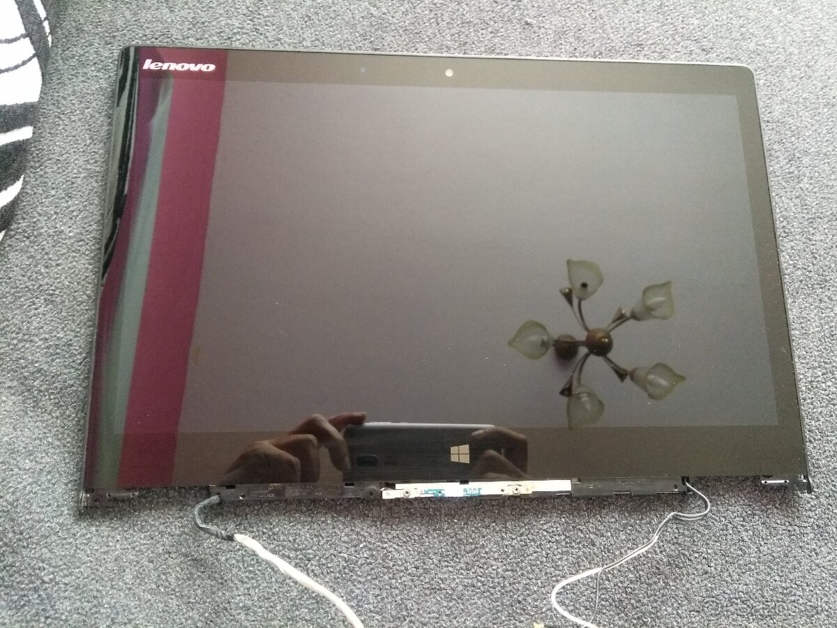 predám displej z notebooku Lenovo Yoga 3 14