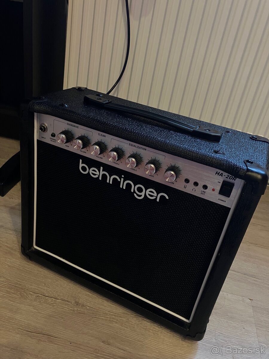 Behringer HA-20R Gitarové kombo