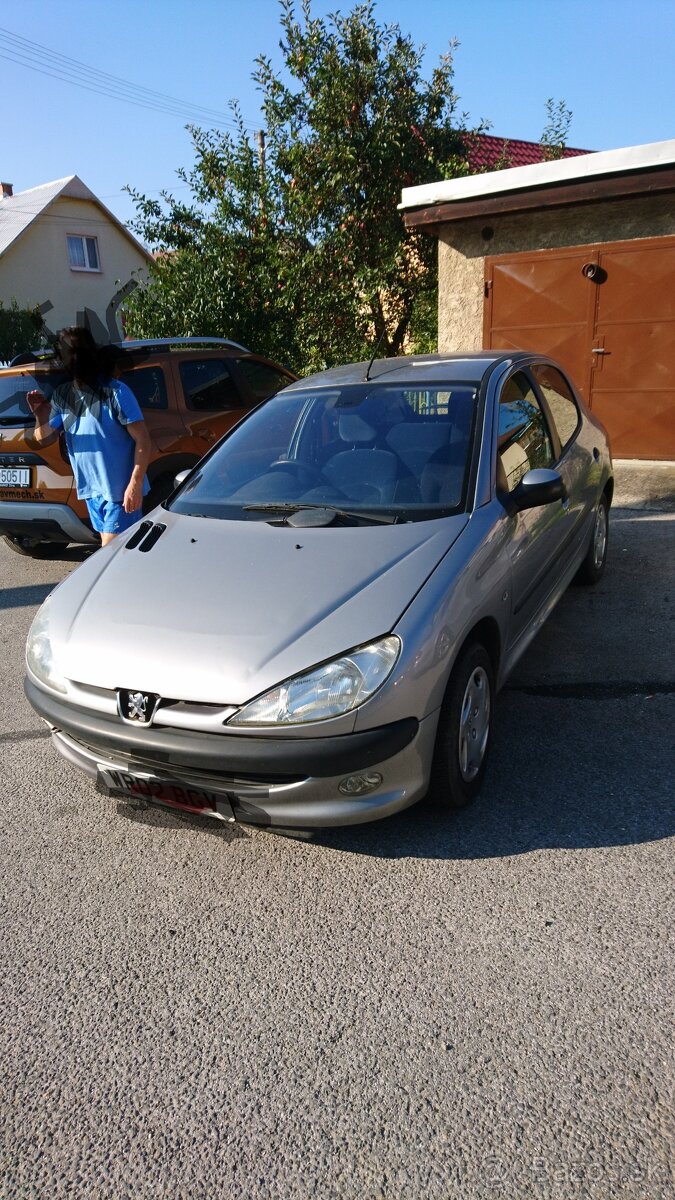 Rozpredam peugeot 206. Automat, 1,6benzin