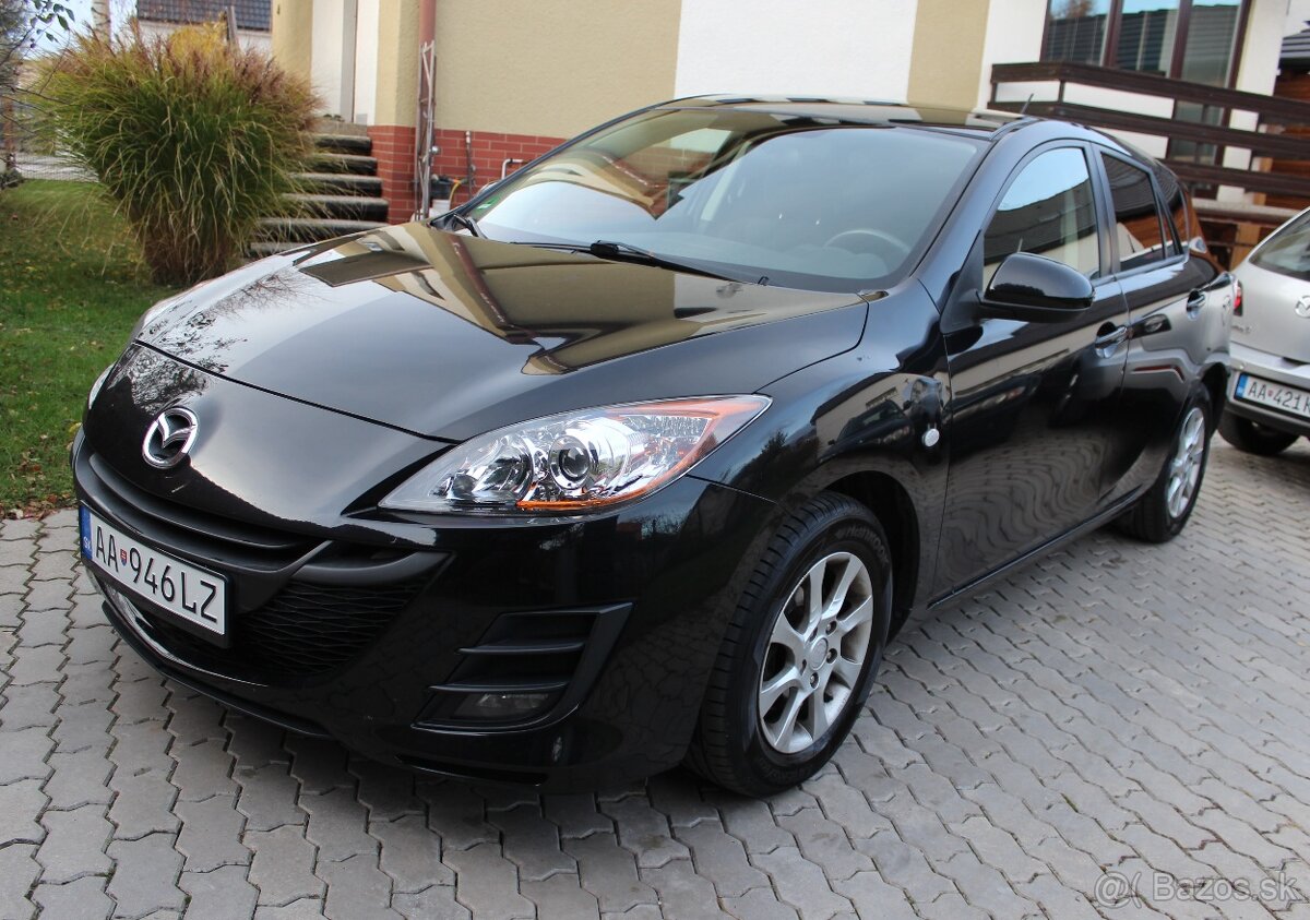 • MAZDA 3 1.6i, 77 kW, benzín, r.v. 2010 •