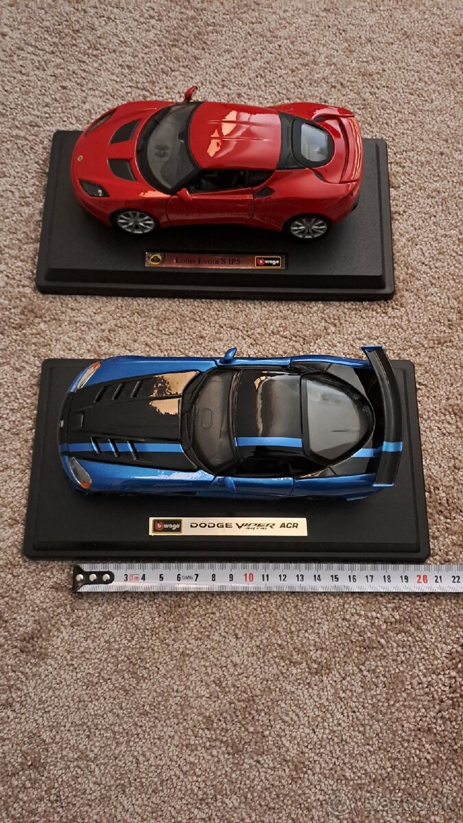 Kovové modely Dodge, Lotus, Ferrari