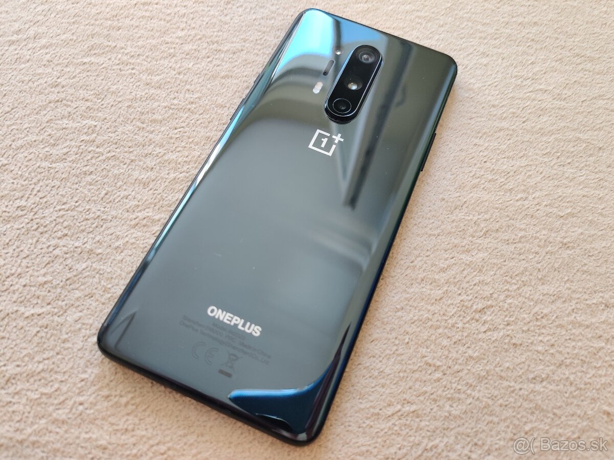 Oneplus 8 Pro.  8gb+3gb/128gb.  Šedá metalíza.