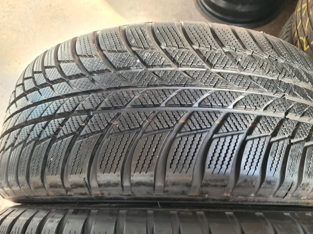 215/55r17 zimné 4 ks BRIDGESTONE dezén 7,5-7,2 mm DOT2019