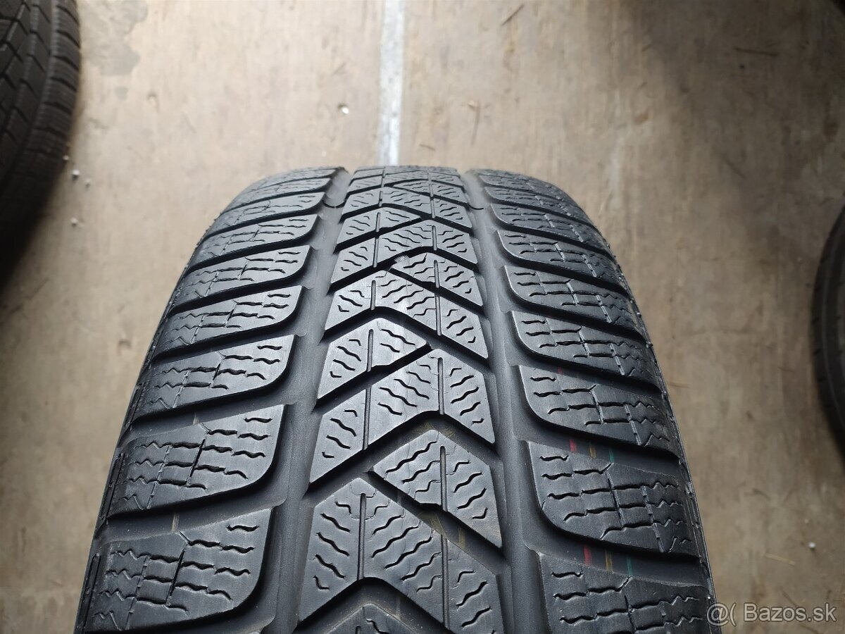 Zimné pneu Pirelli Sottozero 225/50 R17 XL