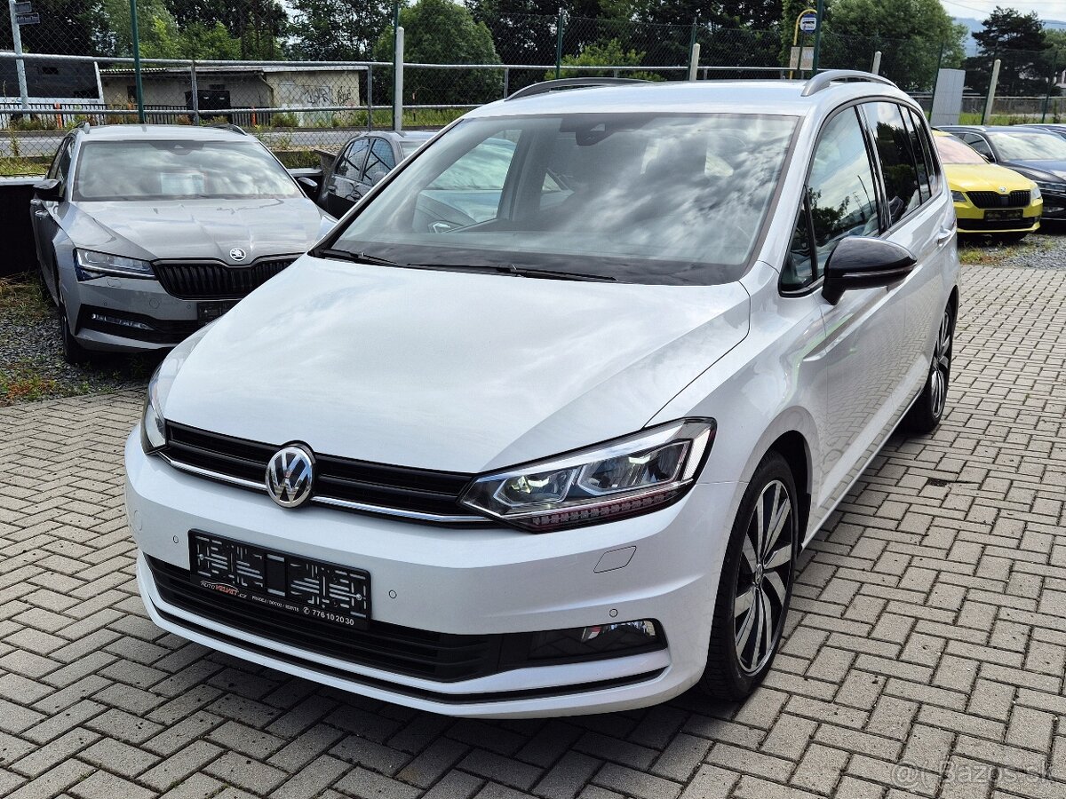 VW Touran DSG HIGHLINE LED ACC NAVI VYHŘ.SEDAČKY TAŽNÉ