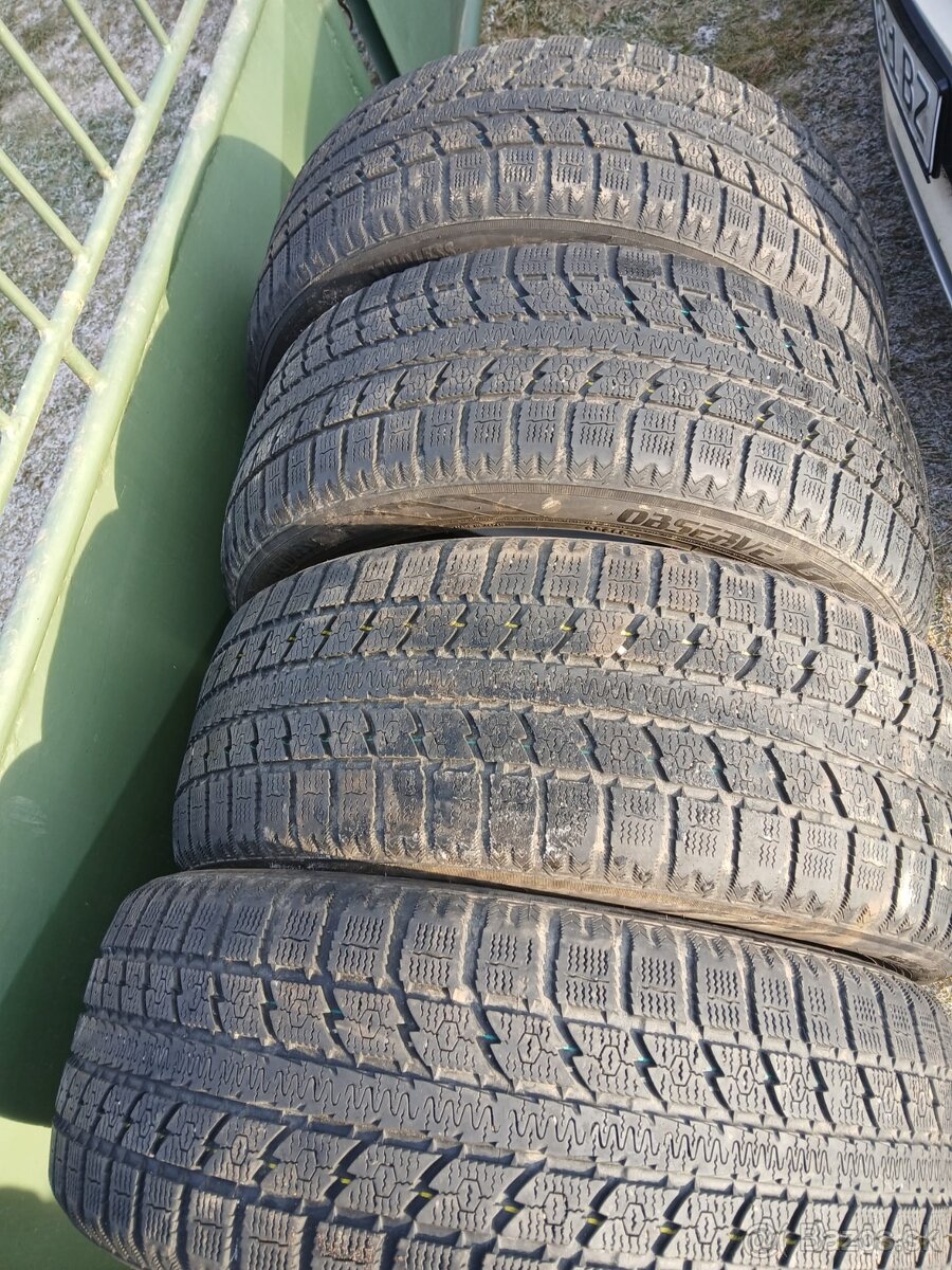 Pneu 235/50 R19