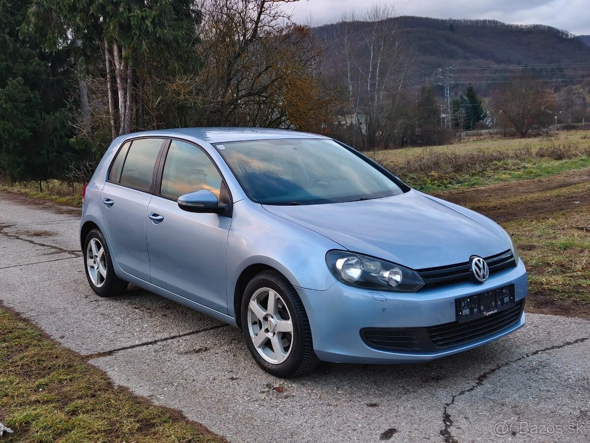 VW Golf VI 1.6 TDi • 2012 • Klima • Tazne • Vyhrievanie