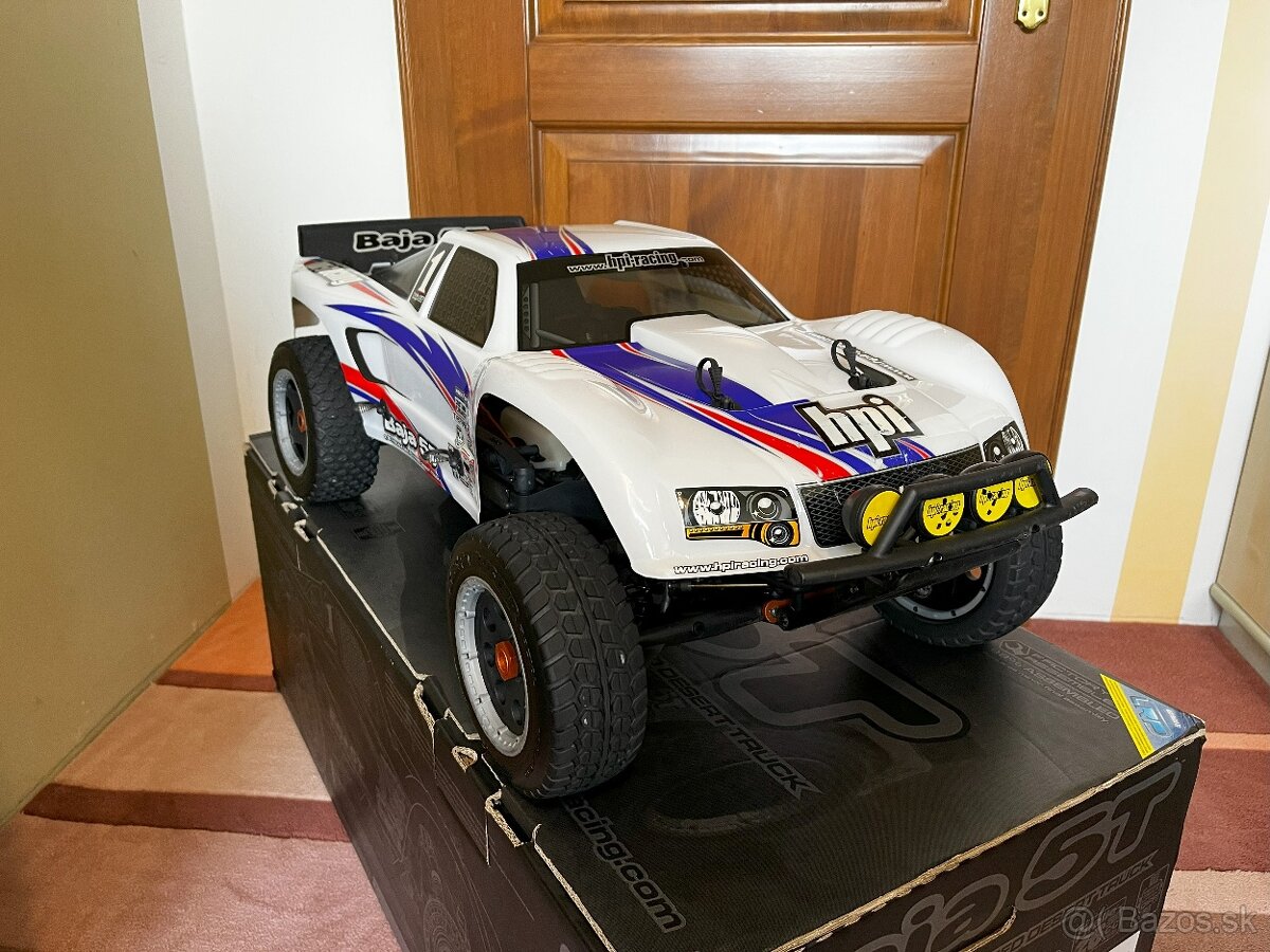 HPI Baja 5T 1:5 - RC model na benzín