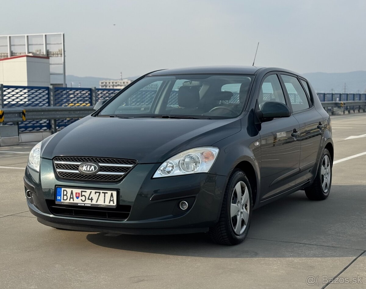 Kia CEED 1.4 benzín, 1. Majiteľ, 2008 SR auto