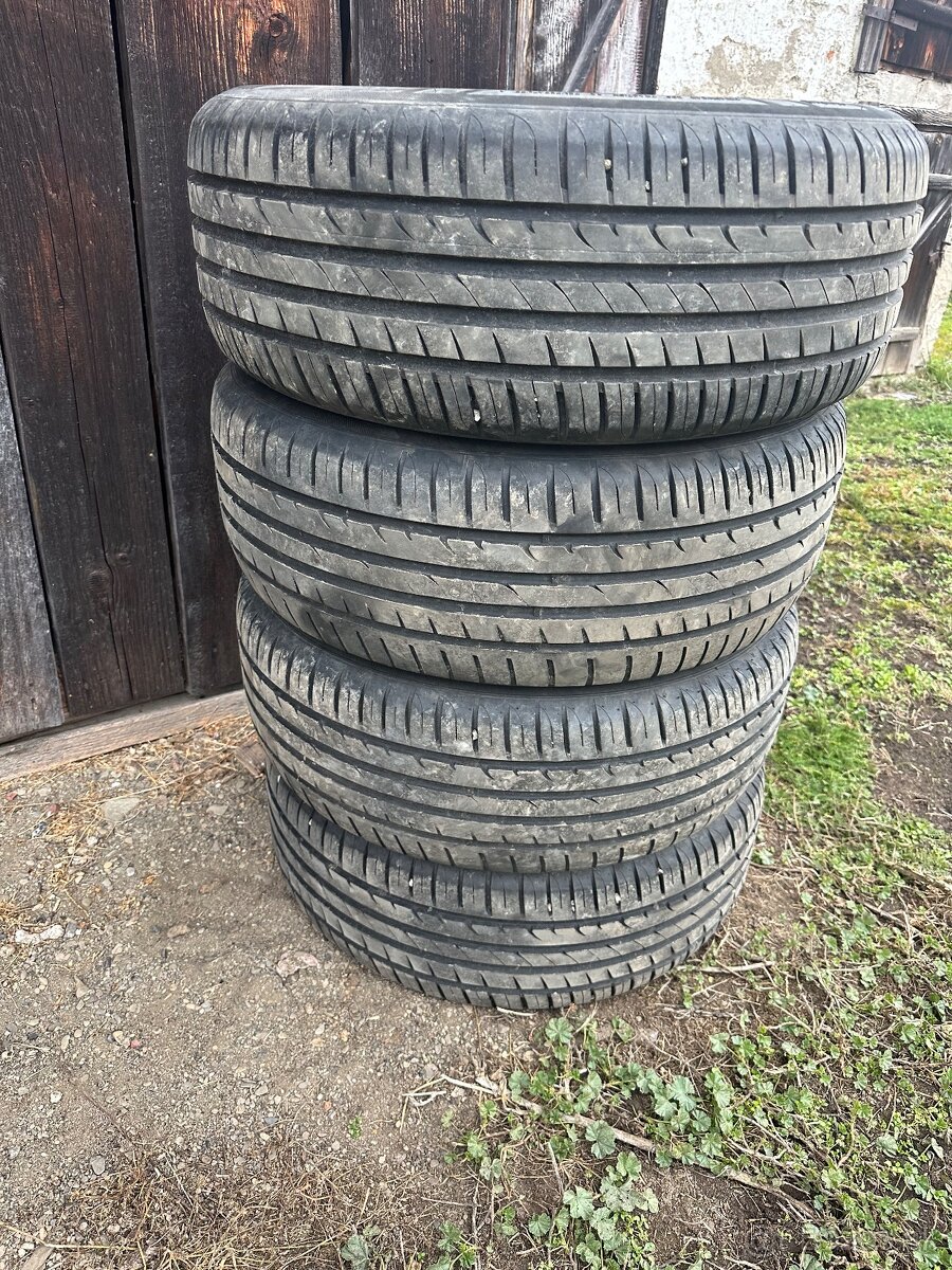 Predam pneu HANKOOK 235/60 R16