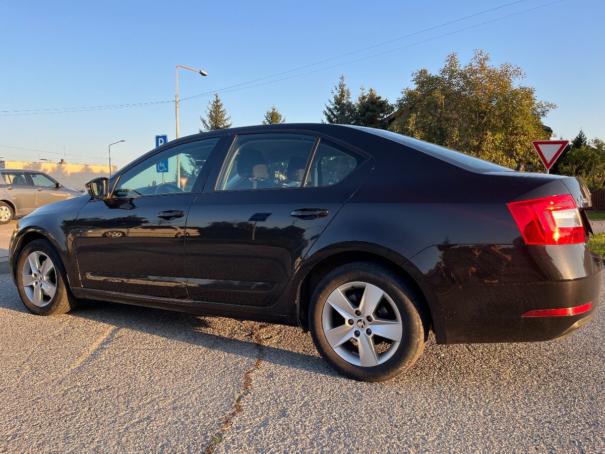 Škoda Octavia 2,0 TDI, 6 st. manuál, 110 kW, garážovaná.