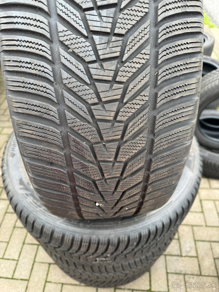 285/45R21 Hankook