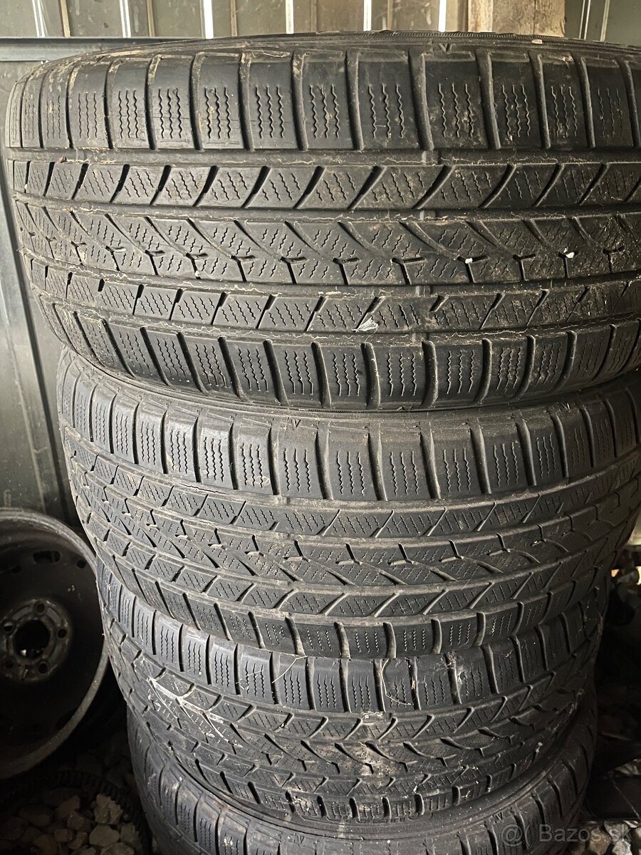 Predam pneu 225/55R17