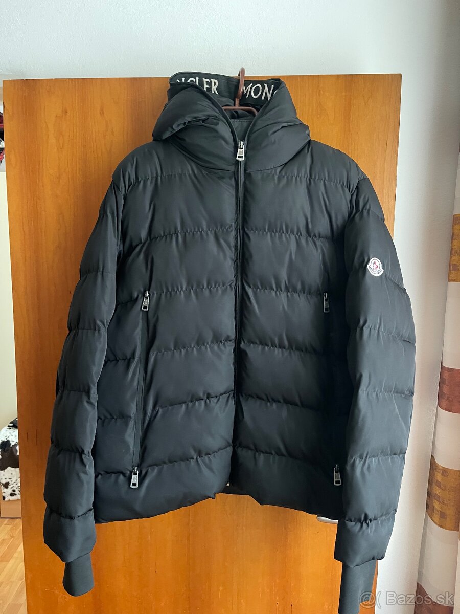 Moncler zimná bunda XL