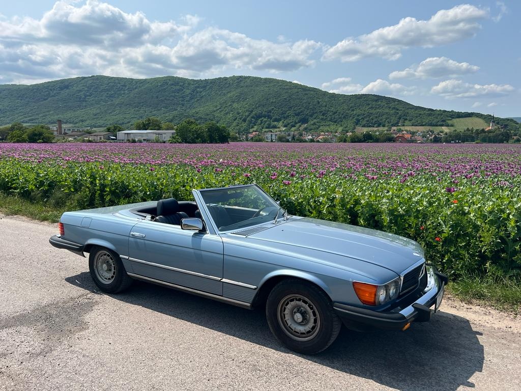 Na predaj Mercedes Benz 380 SL R107 baby blue