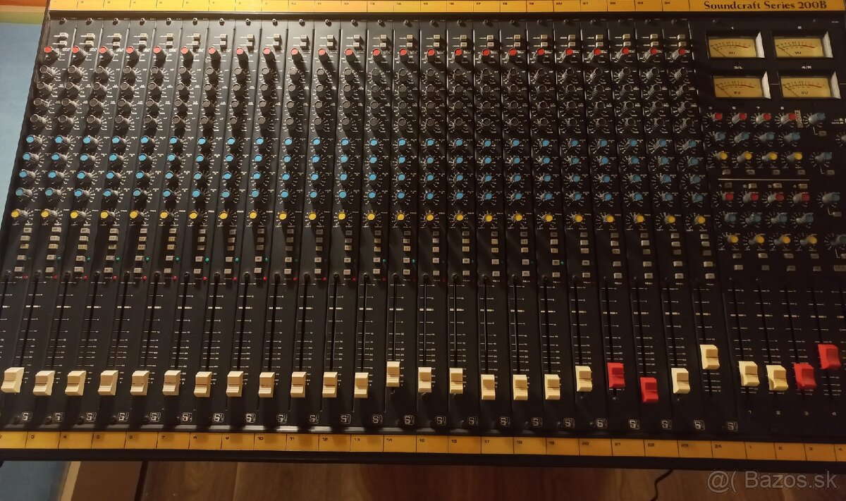 Mixpult Soundcraft 200B