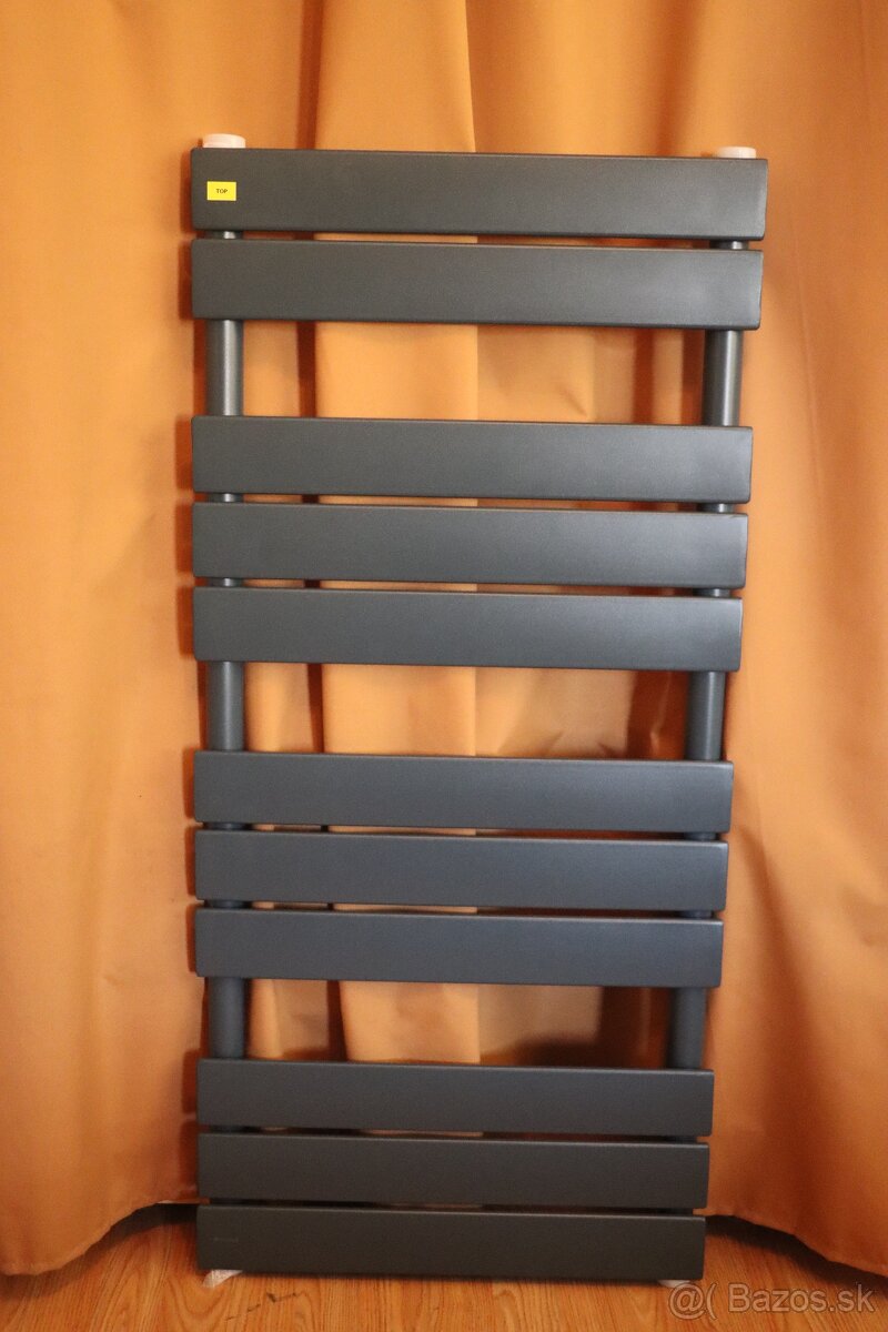 Kúpeľnový radiator Blumfeldt 107x50cm