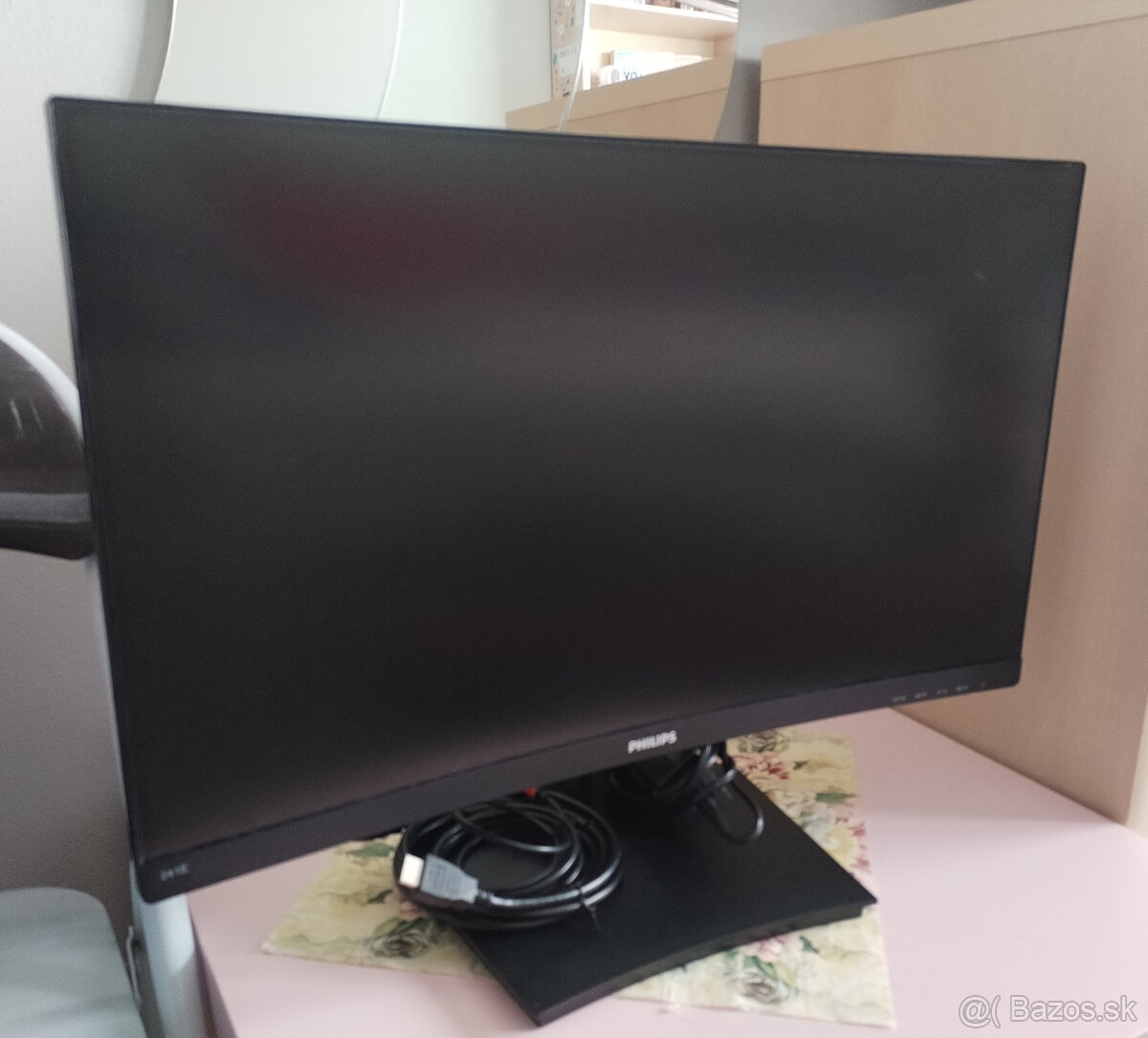 Monitor Philips 241E1SCA v čiernom prevedení zakrivený