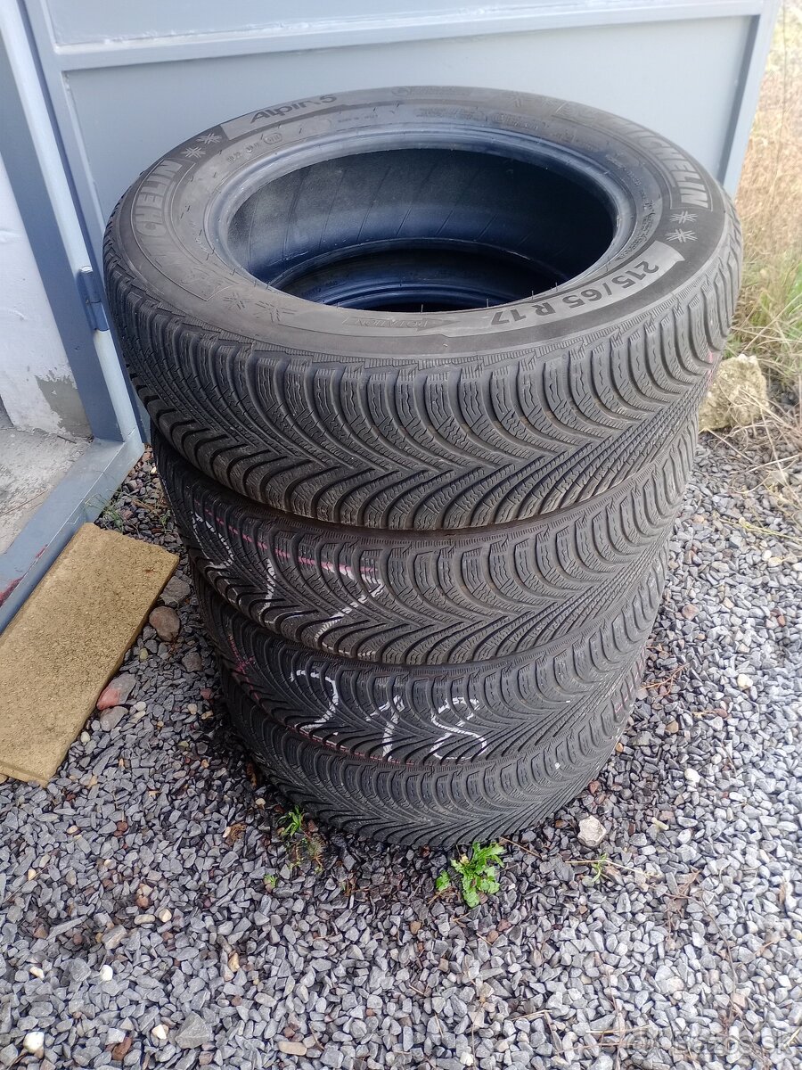 zimné pneumatiky 215/65r17- 2ks Michelin.