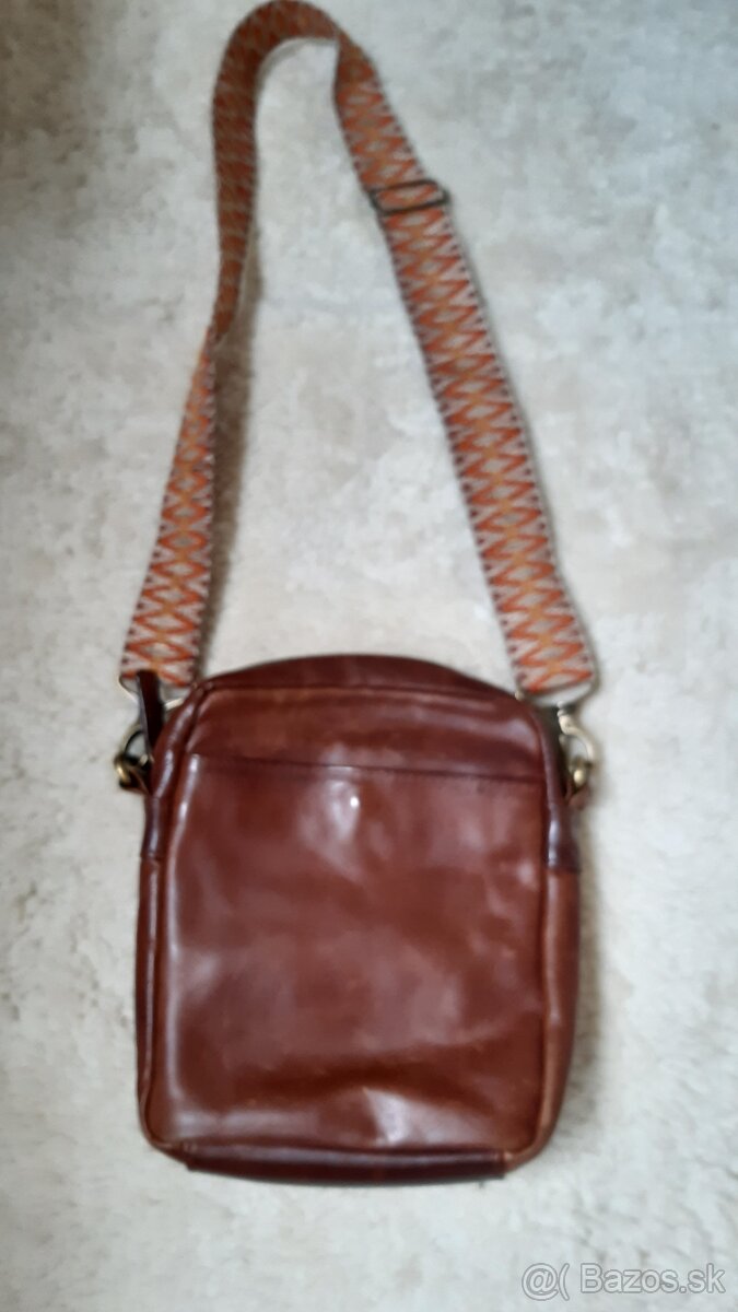 Mala crossbody kabelka kozena Vera Pelle