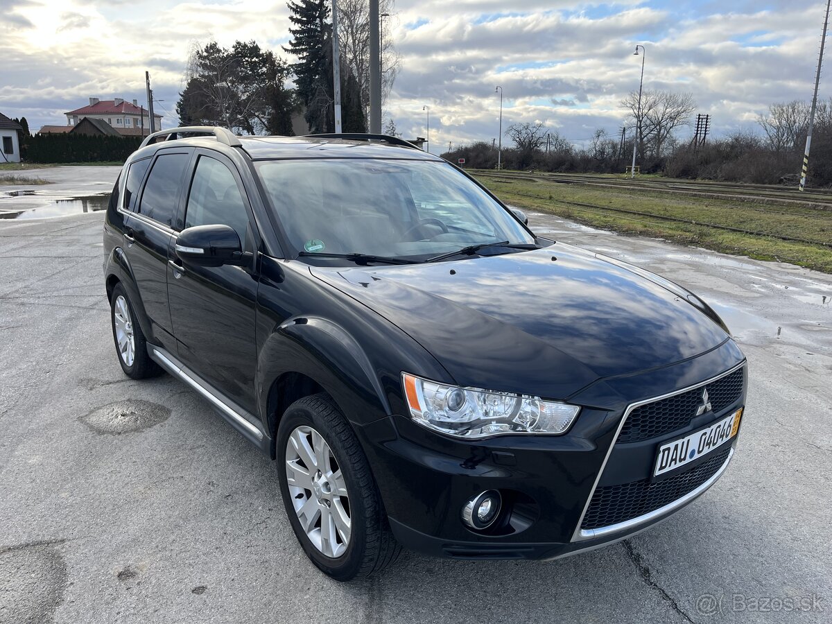 Mitsubishi Outlander 2.2 DI-D 4x4 7miest webasto navi xenon