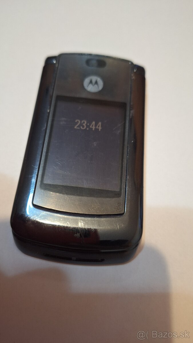 Motorola V8