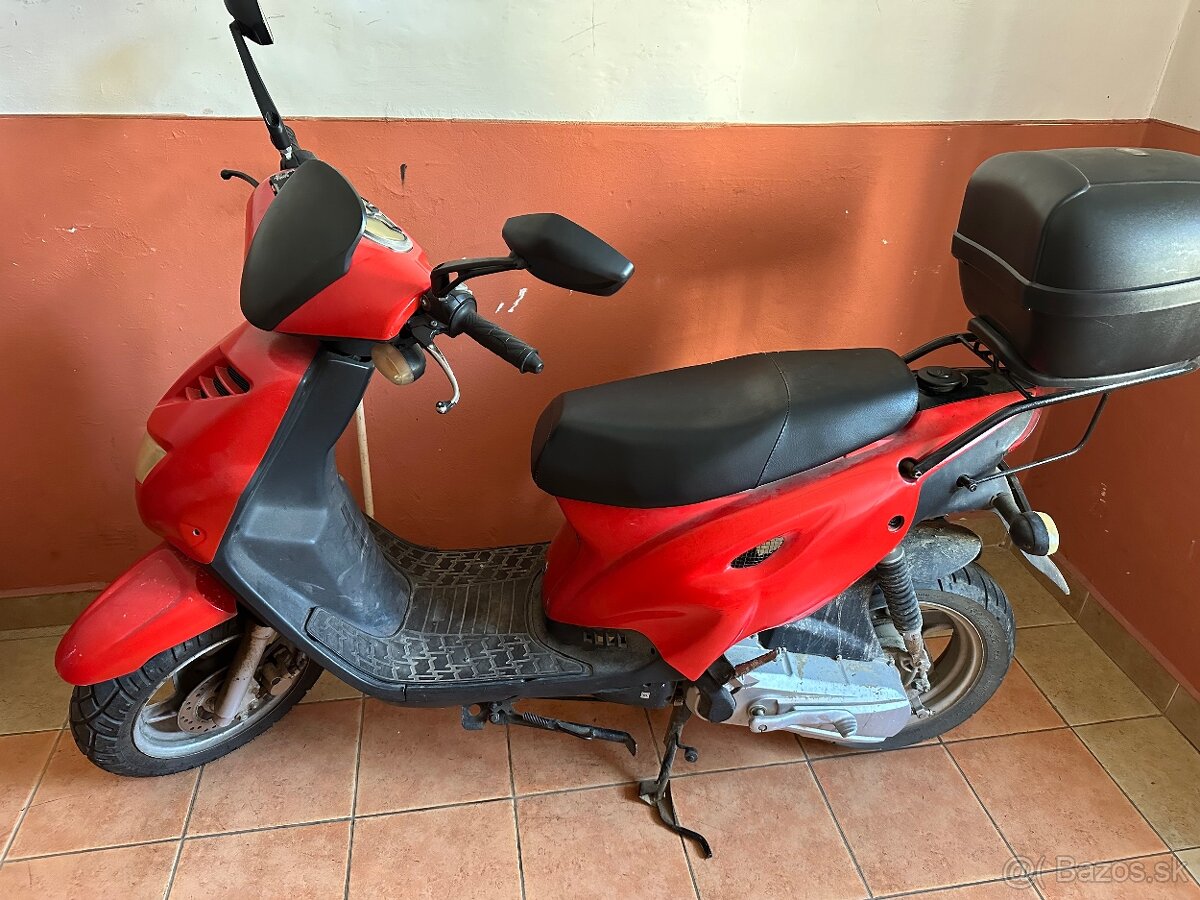 Skúter 50 ccm