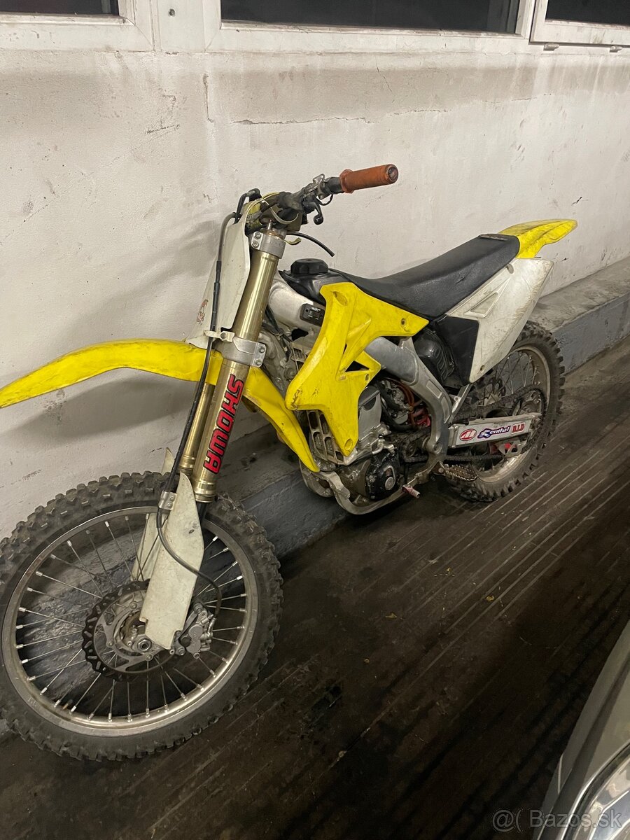 Suzuki RMZ 250 (rezervovaná)