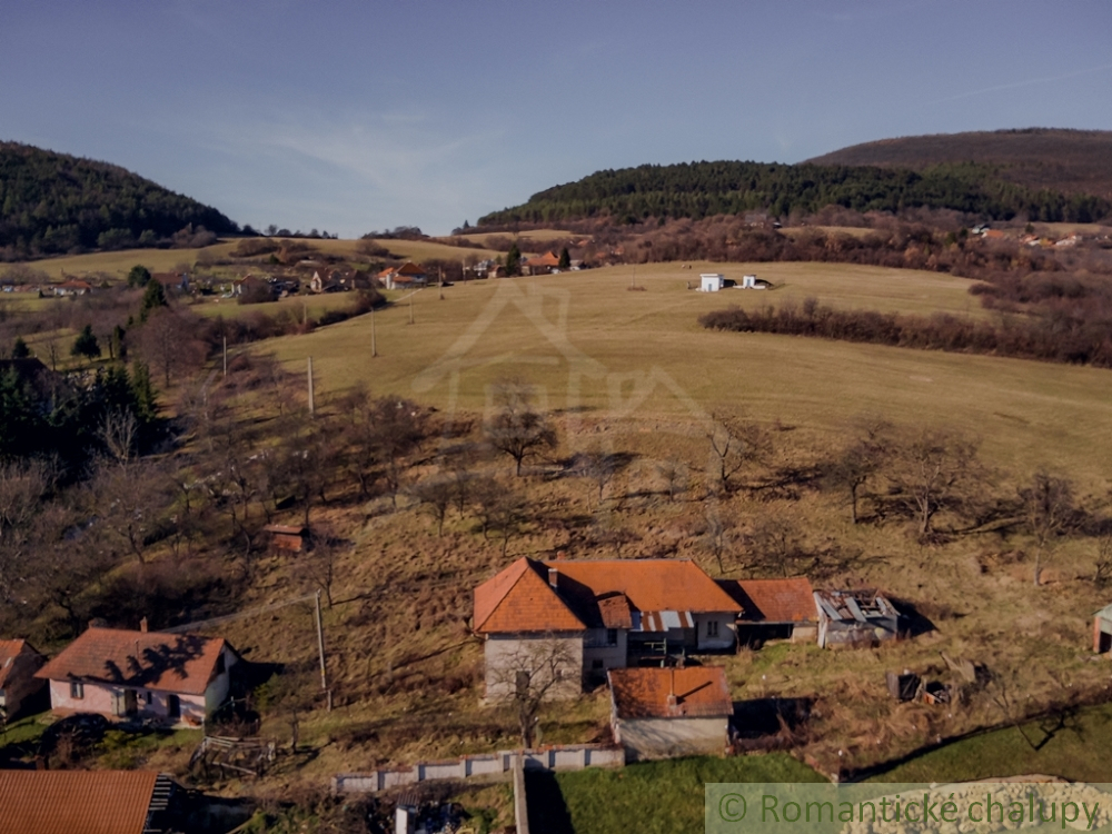 NOVÁ CENA - Dom s krásnym 1,5hektárovým pozemkom s výhľadm