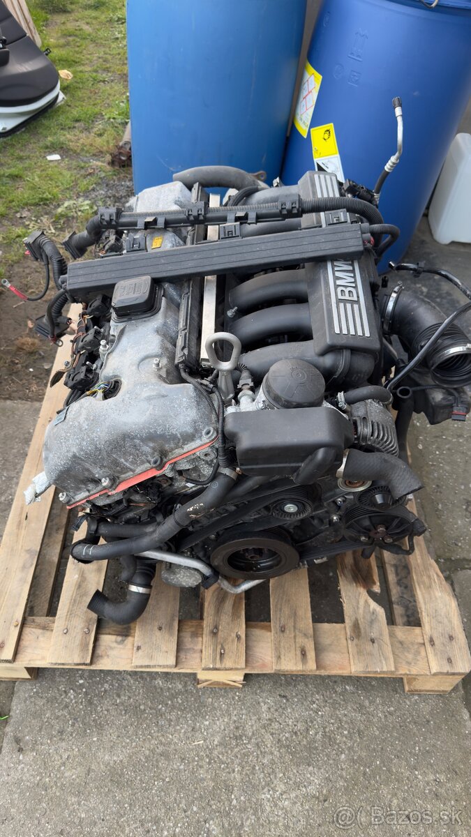 Bmw n52b25 motor