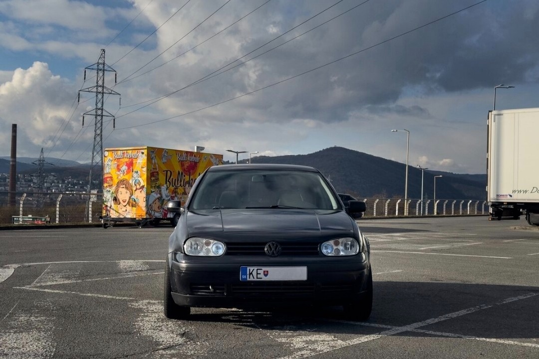 Volkswagen Golf 4 1.4 16V 55kw - Možné splátky