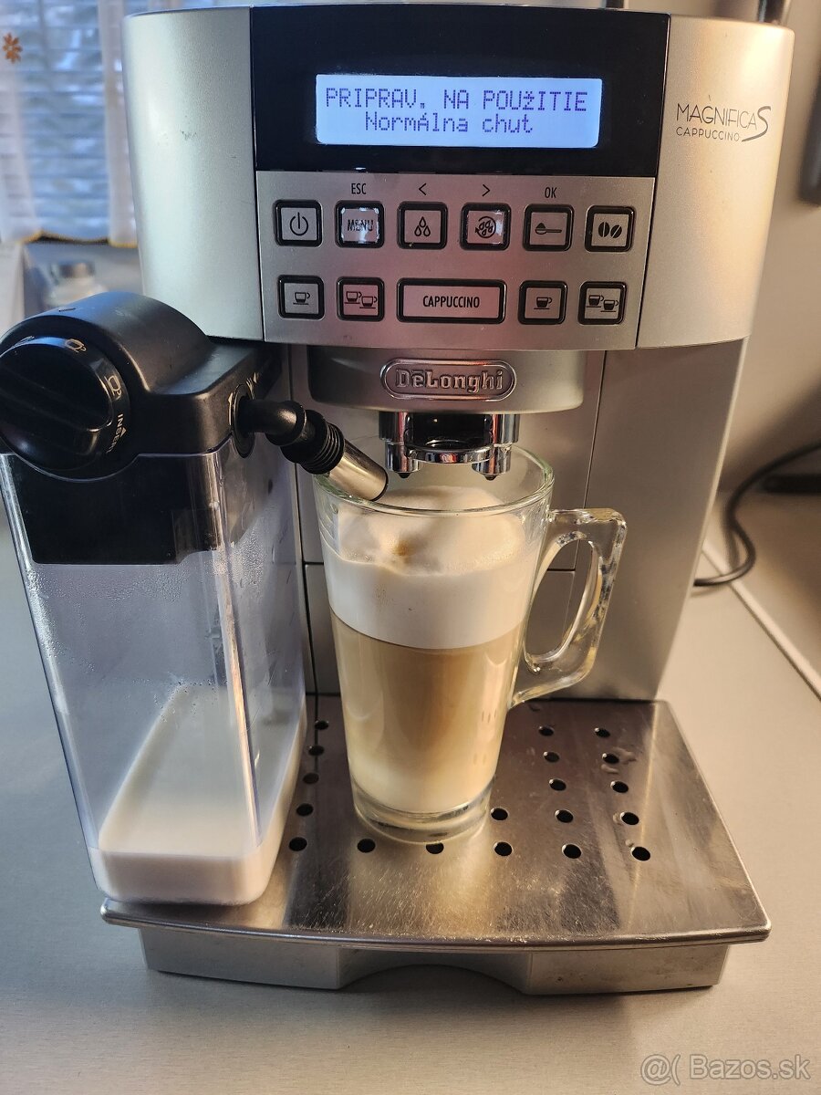 Plnoautomatický kávovar delonghi