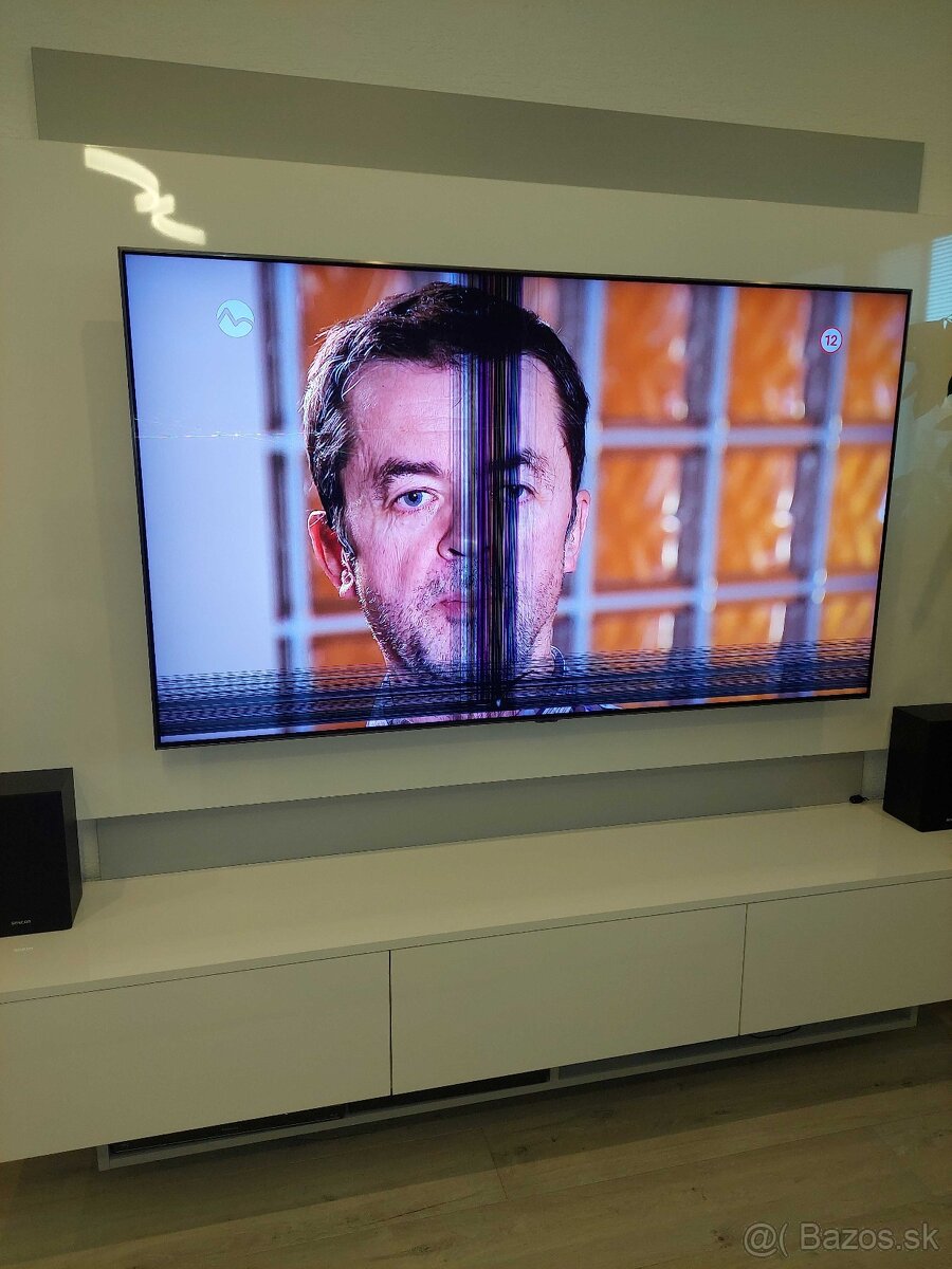 Predám TV Samsung QLED s poškodeným LCD panelom.