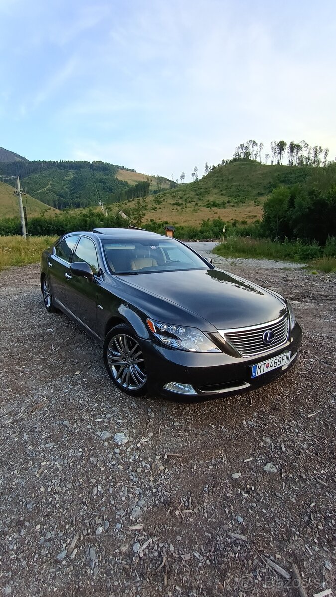 Lexus LS600h 4x4