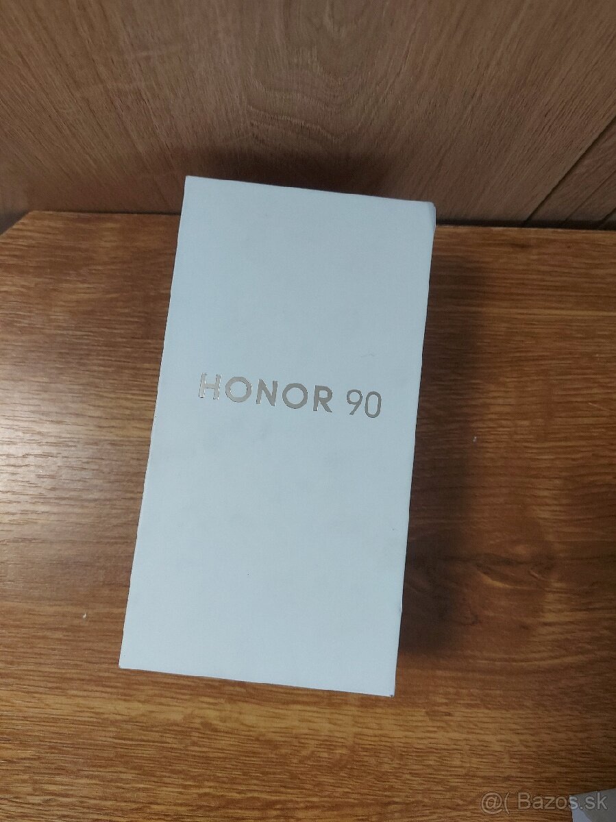 HONOR 90