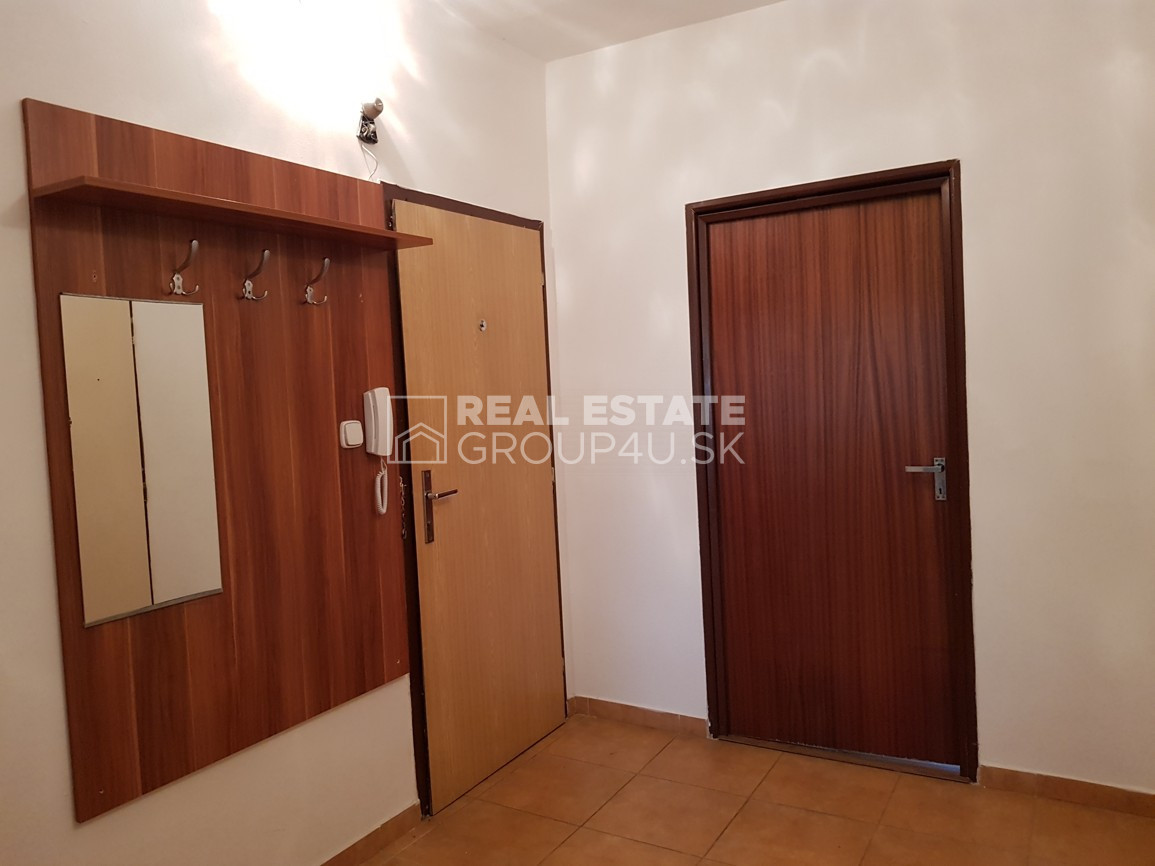 2 IZBOVÝ BYT ROZKVET - POV. BYSTRICA 81 000,- €