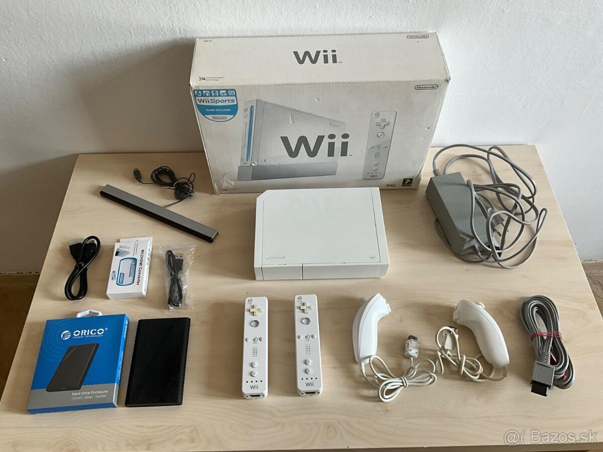 Nintendo Wii konzole - 2 ovladače - 300G HDD plný her